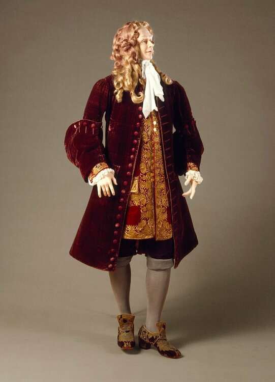 Man's_Coat_LACMA_62.6.2.jpg